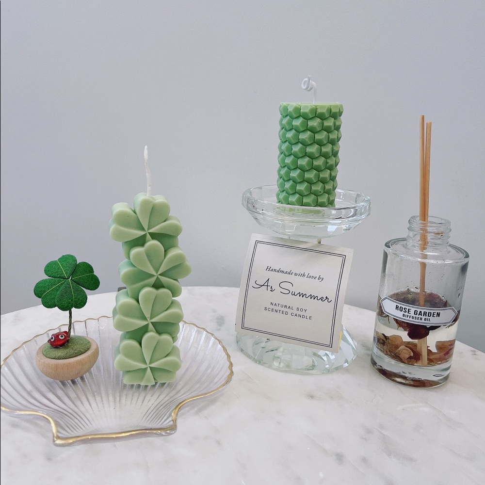 Four-leaf clovers/honeycomb pillar candle - lucky, friends, gifts, shape of love